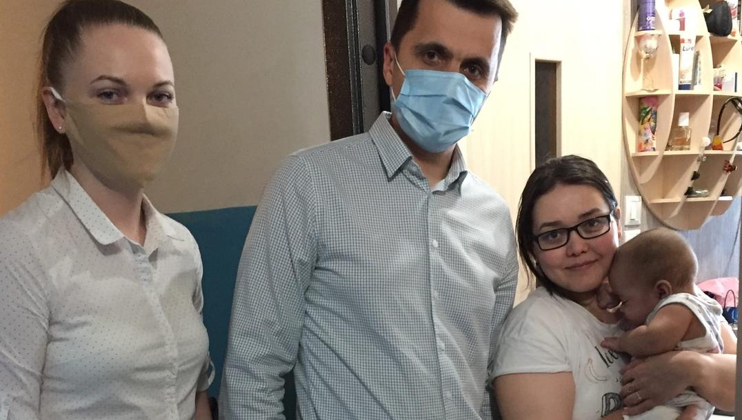 Осталось собрать 12 пачек памперсов